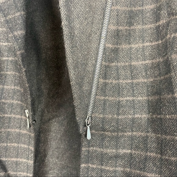 AKRIS Wool Plaid Zip Collar Blazer - Picture 4 of 8